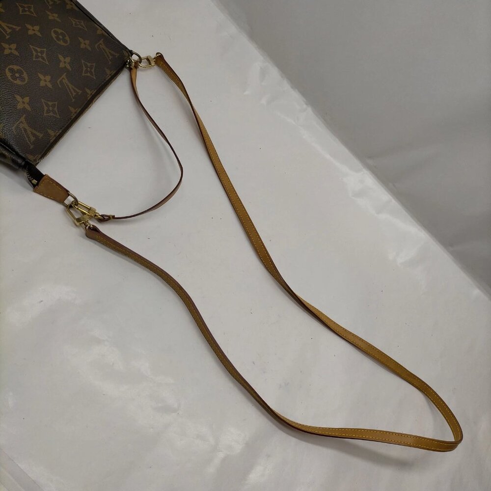 Authentic Louis Vuitton Pochette Accessories Monogram Shoulder Bag mn613-030726 - Picture 5 of 16